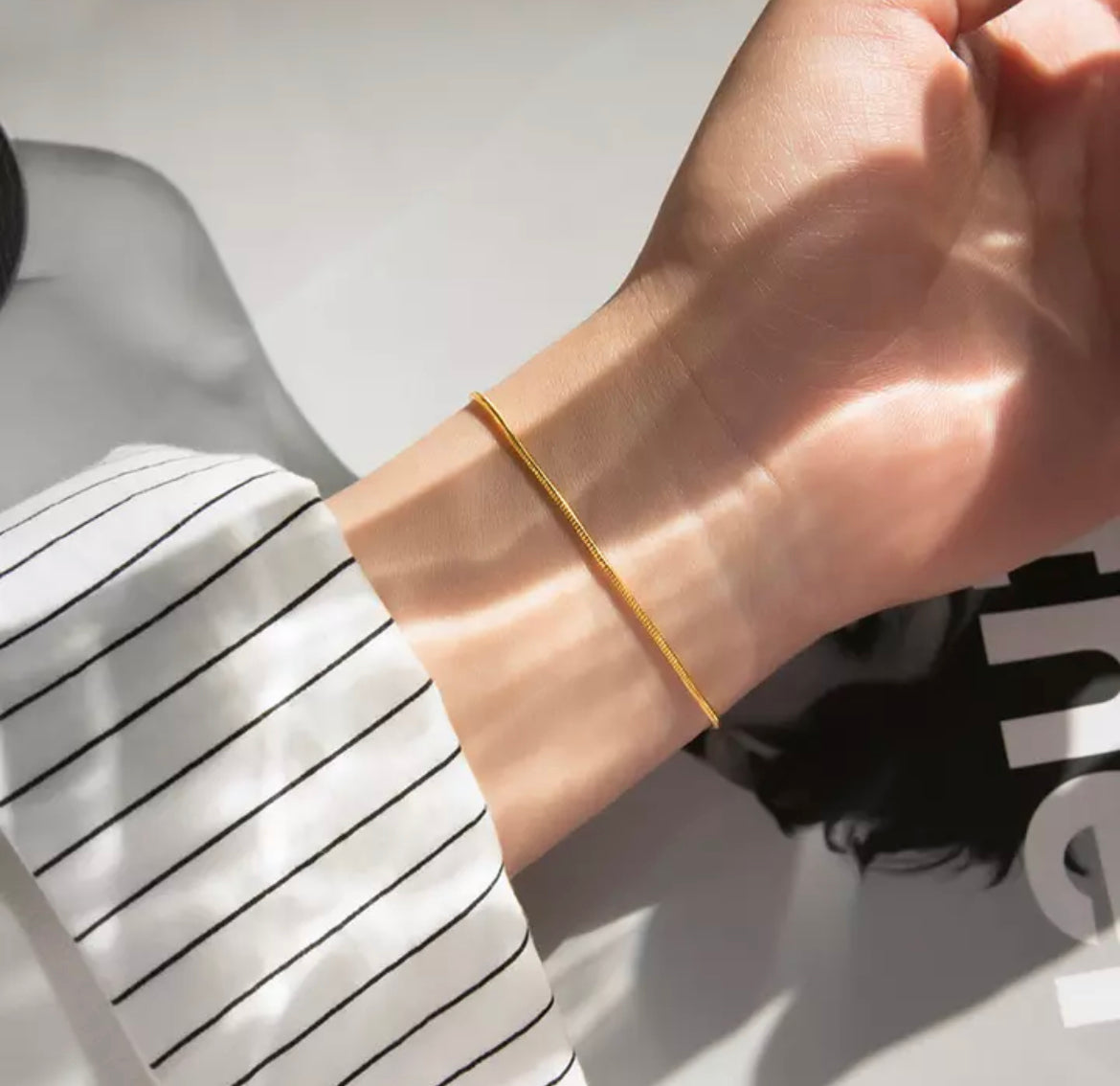 Frendorf | Bändchen  | Minimalistisches Armband mit Schlangen schließe