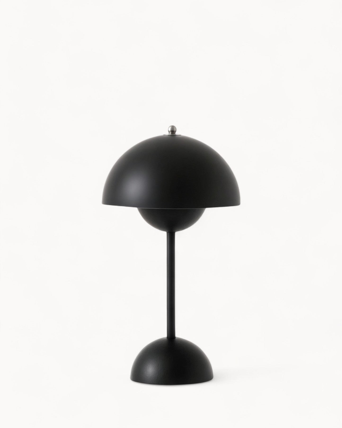 NordLight – LED Tischlampe skandinavisches Design, dimmbar und nachhaltig in Metall