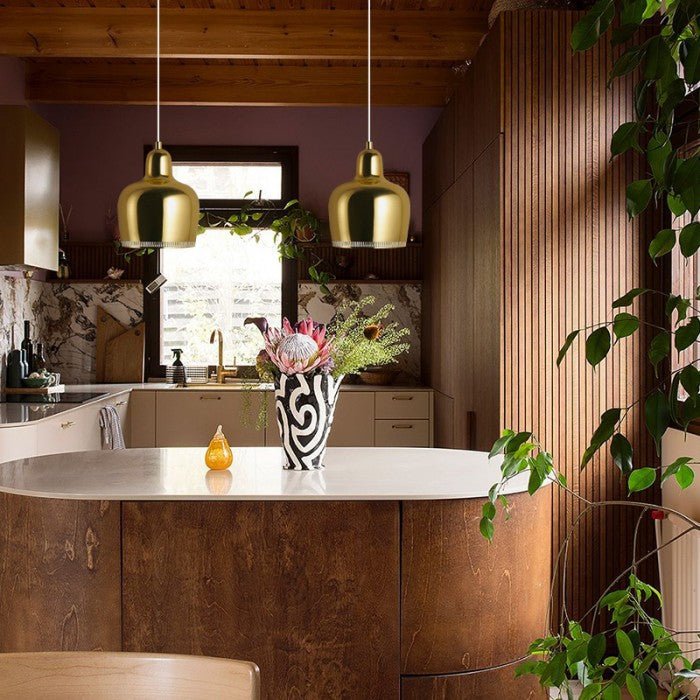 Frendorf | Beleuchten Sie Ihren Raum mit der eleganten goldenen Glockenform-Pendelleuchte