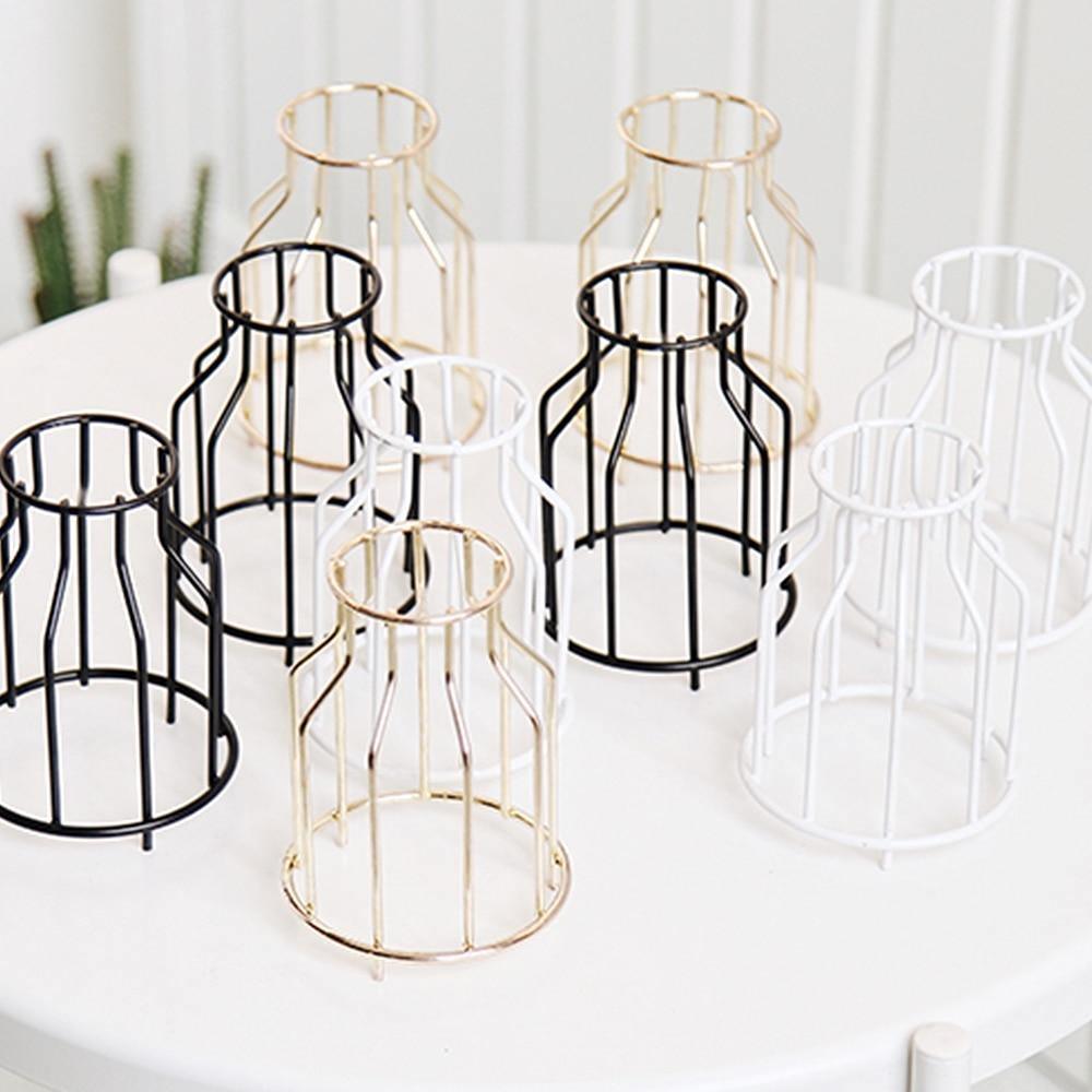 Frendorf | Artévo Eisen-Keramik Design Vase | Modernes Gittermuster | Elegante Dekoration | Für Wohnzimmer & Büro