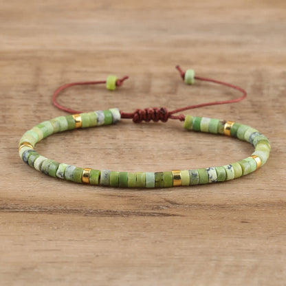 Frendorf | Geflochtenes Armband mit 2,4 mm Naturstein-Rollern – Seraphina