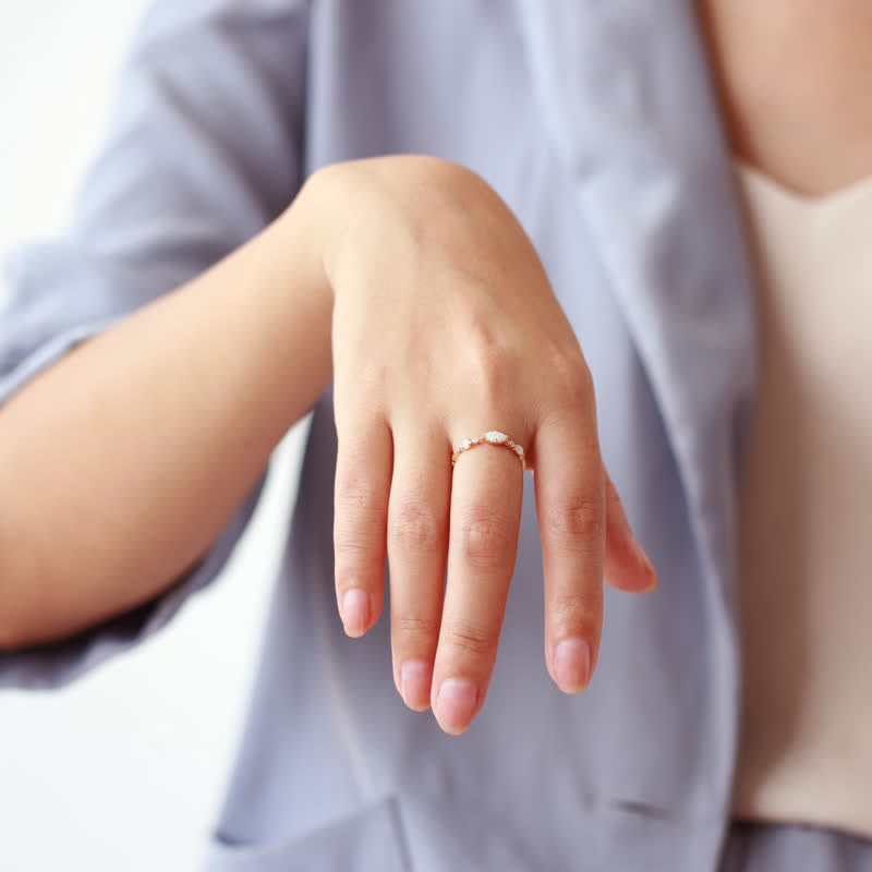 Frendorf | "Liebe und Aufrichtigkeit" - Opal Vintage-Ring - Isabella