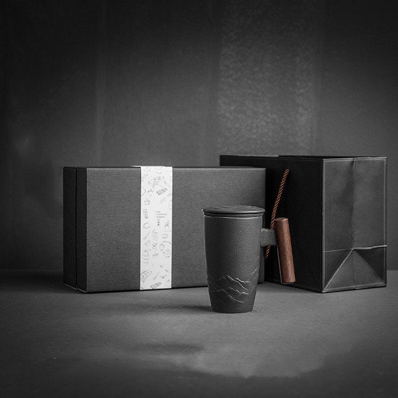 Große Tasse, Keramik-Teetasse mit Deckel. Große Teetasse mit Deckel