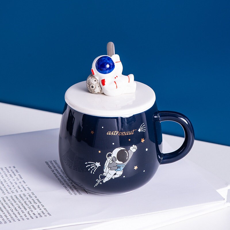 Handgefertigter Astronaut großer BECHER für Männer mit Deckel für Kaffee und Tee 450 ml