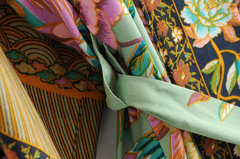 Baumwolle Kimono Boho Vintage Baumwolle Pfauenblumenmuster Druck Gürtel Frauen Bohemian V-Ausschnitt Fledermausärmel Robe Kimono, Geschenk für sie