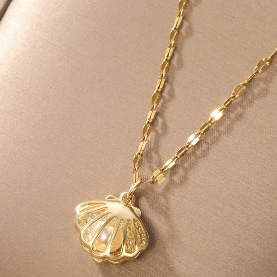 Frendorf | Shell Pearl Necklace