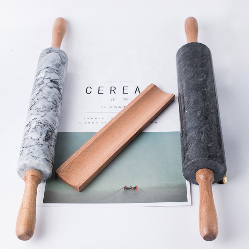Frendorf | Marmor-Küchenrolle mit Holzsockel;  
Durchmesser: 5 cm;  
Größe: 24,5 cm; Holz: 10 cm*2;