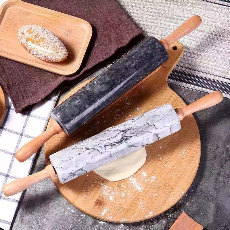 Frendorf | Marmor-Küchenrolle mit Holzsockel;  
Durchmesser: 5 cm;  
Größe: 24,5 cm; Holz: 10 cm*2;