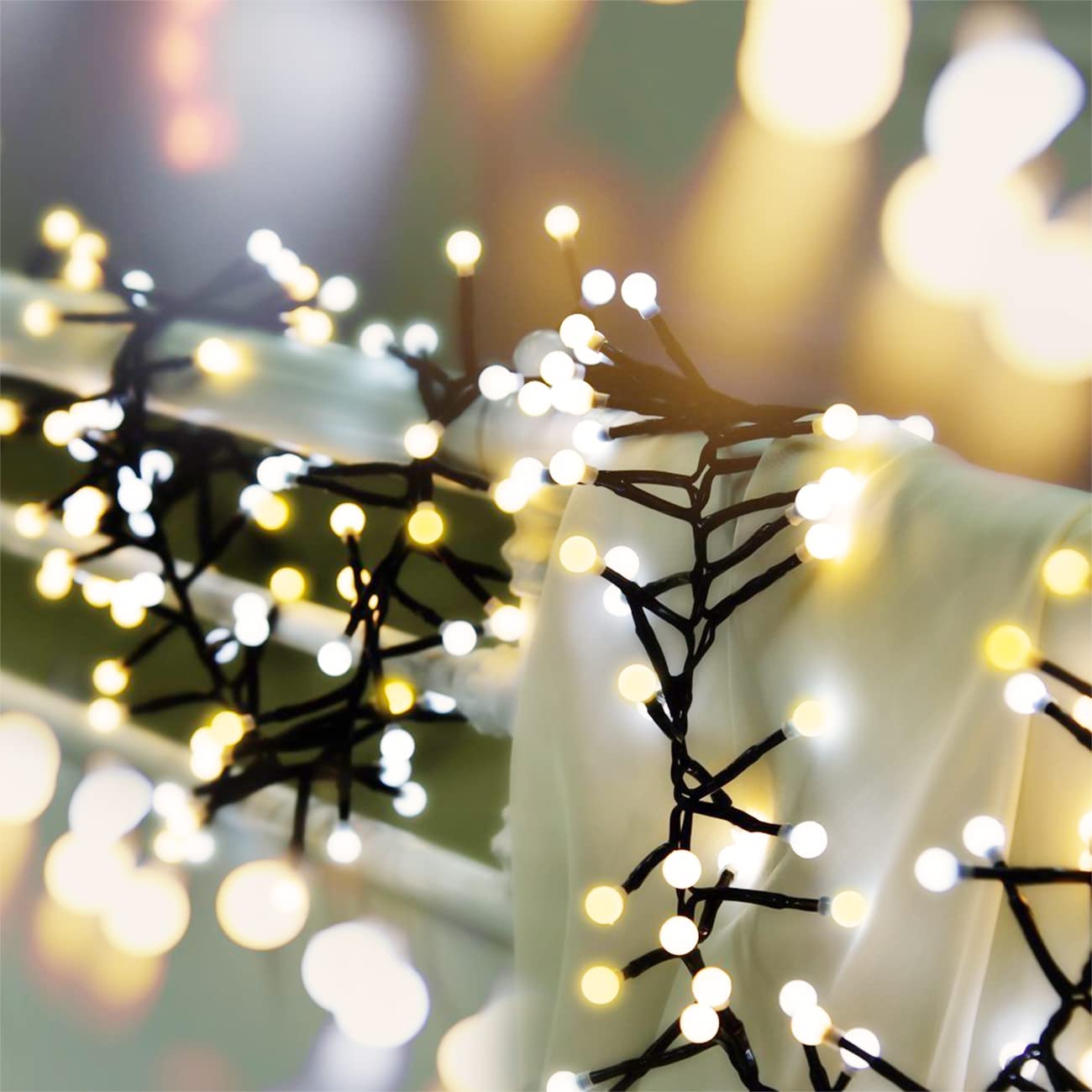 Quntis 400 LED 13FT Cluster Weihnachtslichter Plug-in, Blau & Gelb Globe Weihnachtslicht Dekoration für Innen Außen Weihnachtsbaum Schlafzimmer Hochzeit Party (8 Funkelmodus, anschließbar, wasserdicht)