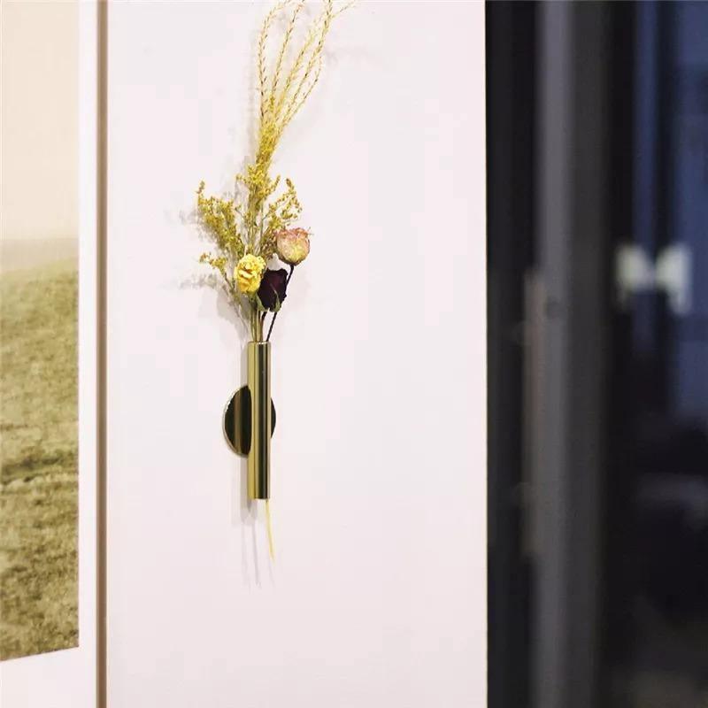 Frendorf | TubeElegance Wandvasen aus Metall | Modernes Design | Dekorative Wandhalterung für Blumen