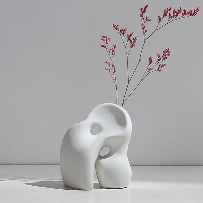 Skulpturale minimalistische Vasen