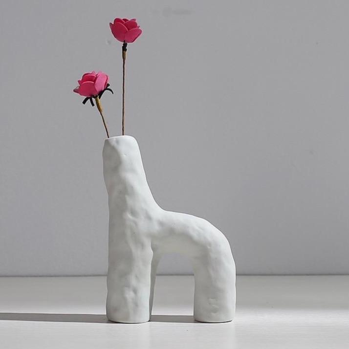 Skulpturale minimalistische Vasen