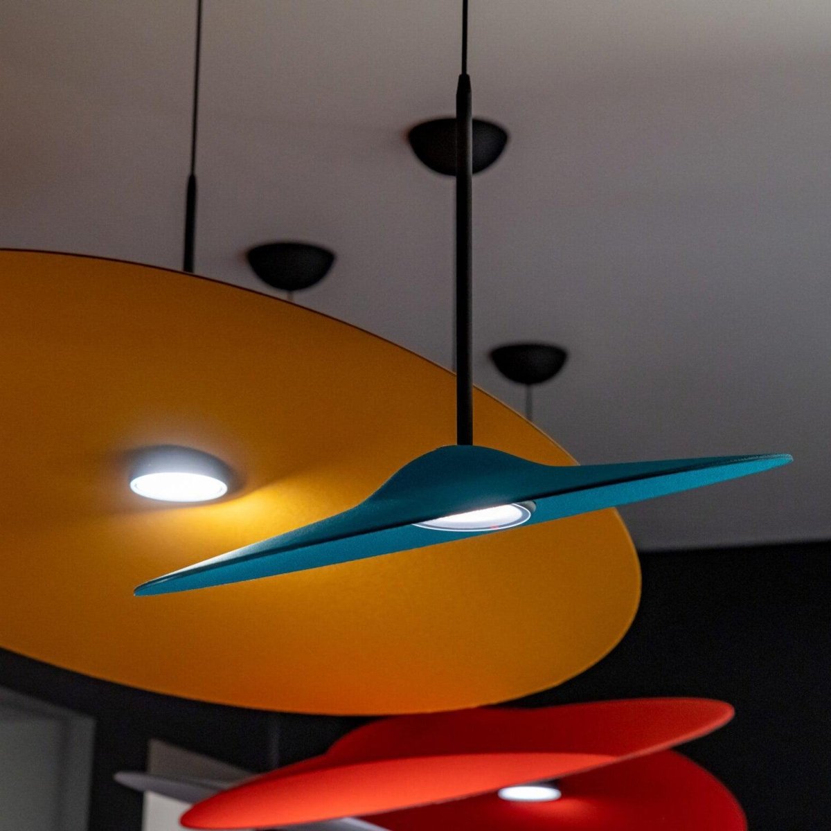 Frendorf | Beleuchten Sie Ihren Raum mit dieser Lampe und akustischem Komfort