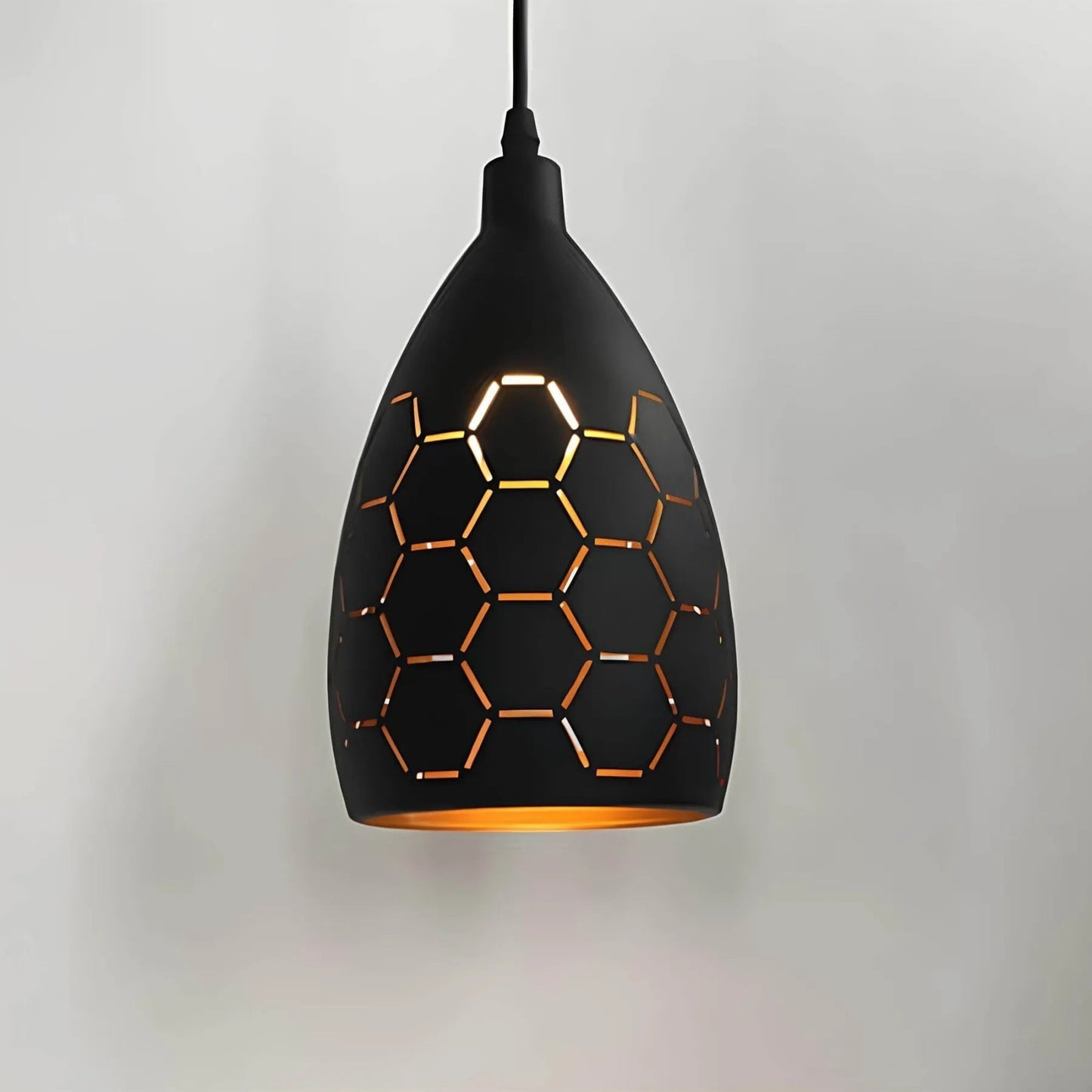 Frendorf | StålLume Industrielle Deckenlampe – Rauer Eleganz für moderne Einrichtung