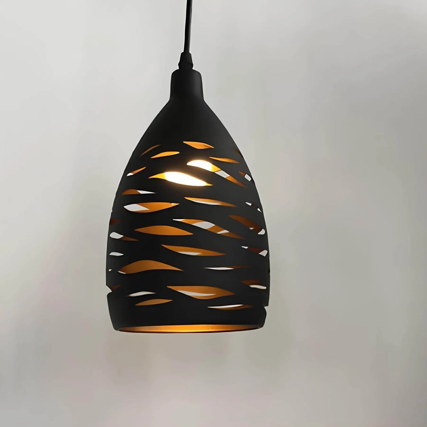 Frendorf | StålLume Industrielle Deckenlampe – Rauer Eleganz für moderne Einrichtung