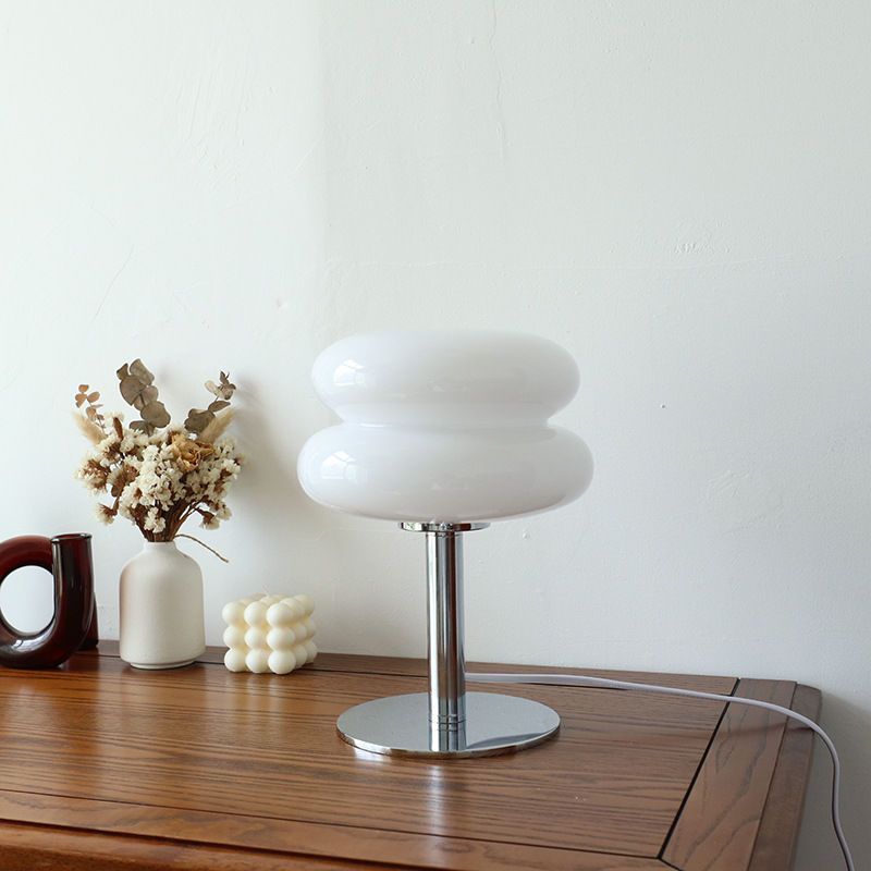 Tischlampe im italienischen Designerstil