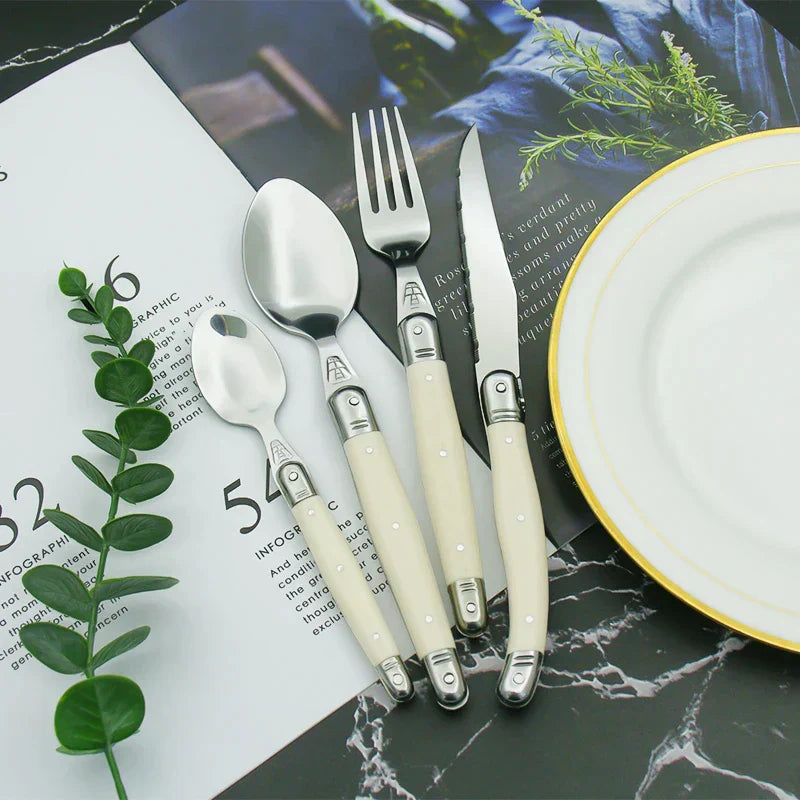 IvoryElegance – Luxus Laguiole Besteckset mit zeitlosem Stil