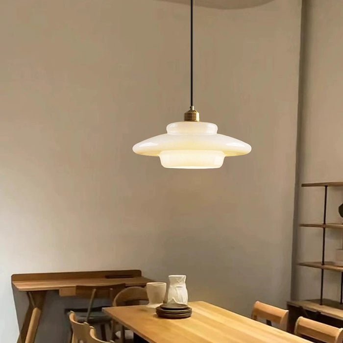 Frendorf | Elegante Elfenbein Glas Hängeleuchte für einen herzlichen Empfang