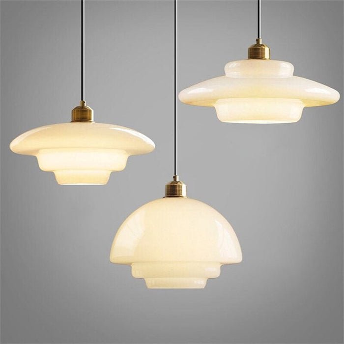 Frendorf | Elegante Elfenbein Glas Hängeleuchte für einen herzlichen Empfang