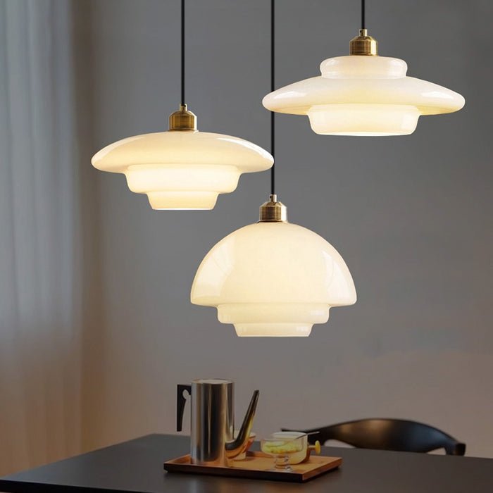 Frendorf | Elegante Elfenbein Glas Hängeleuchte für einen herzlichen Empfang
