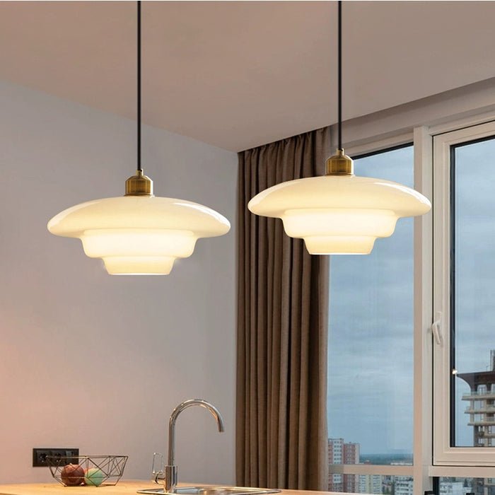 Frendorf | Elegante Elfenbein Glas Hängeleuchte für einen herzlichen Empfang