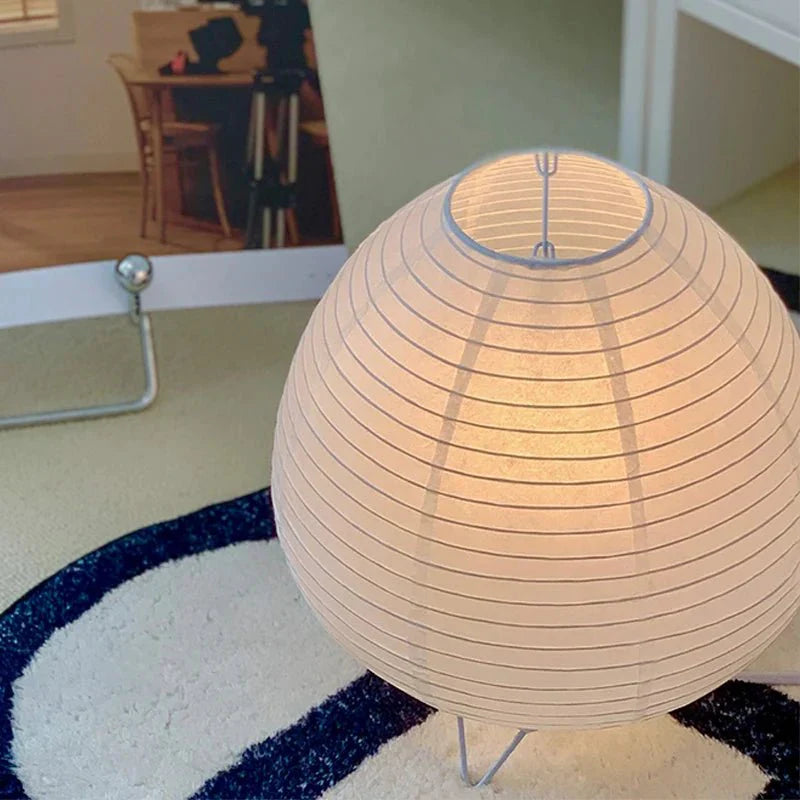ZenGlow – Elegante Tischlampe im Wabi Sabi Stil für ein Beruhigendes Interieur