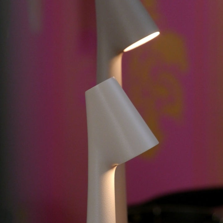 Frendorf | LumiSculpt Moderne LED Tischlampe | Skulpturales Design | Dimmbares Stimmungslicht | Perfekt für Zuhause & Büro