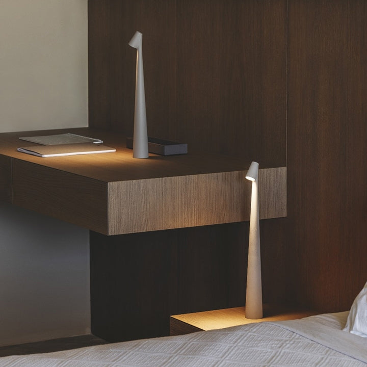 Frendorf | LumiSculpt Moderne LED Tischlampe | Skulpturales Design | Dimmbares Stimmungslicht | Perfekt für Zuhause & Büro