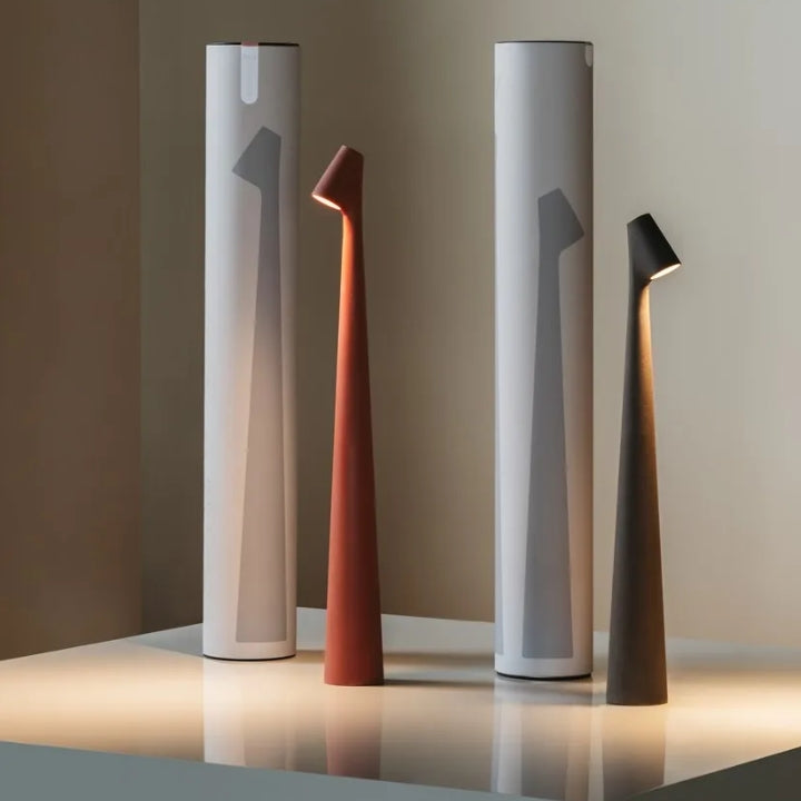 Frendorf | LumiSculpt Moderne LED Tischlampe | Skulpturales Design | Dimmbares Stimmungslicht | Perfekt für Zuhause & Büro