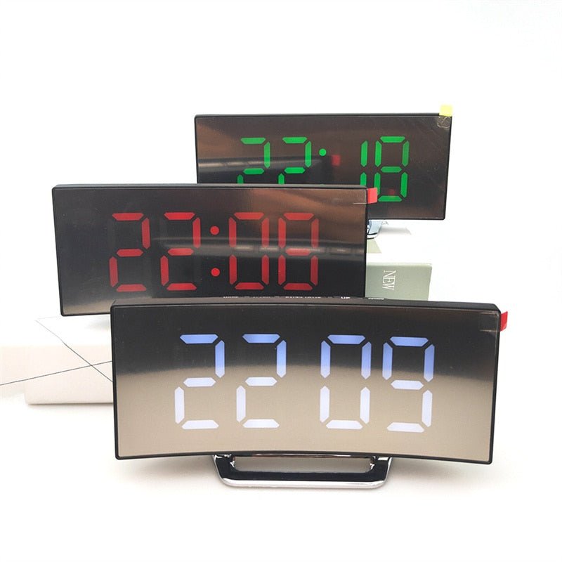 LED Digitaler Wecker – Gebogener Spiegelbildschirm, Tischwecker mit Schlummerfunktion, Elektronisches Tischdisplay, Schlafzimmer- und Wohnkultur