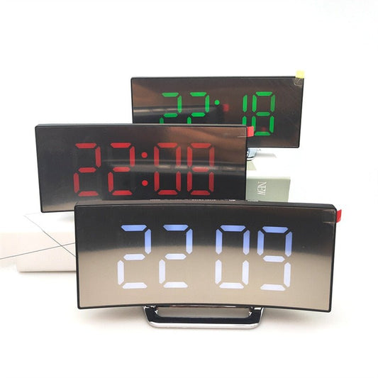 LED Digitaler Wecker – Gebogener Spiegelbildschirm, Tischwecker mit Schlummerfunktion, Elektronisches Tischdisplay, Schlafzimmer- und Wohnkultur