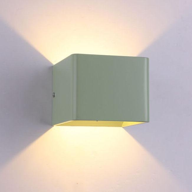 Frendorf | Beleuchten Sie Ihren Raum mit der charmanten quadratischen LED-Minuwandlampe