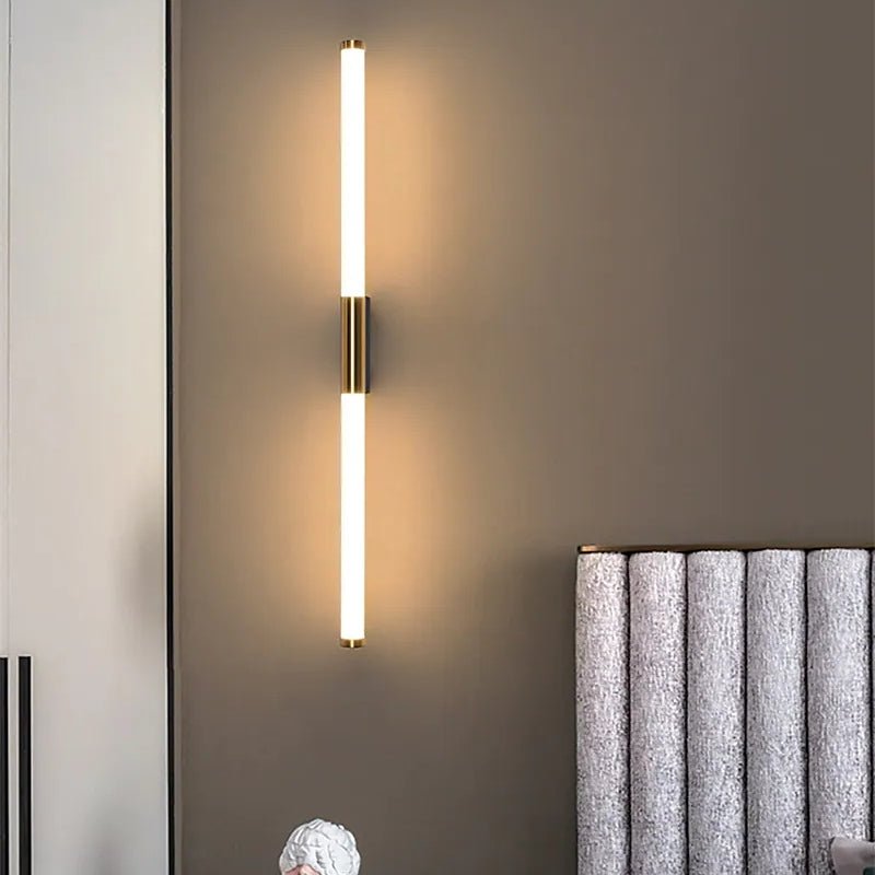 Frendorf | Bringen Sie mit der modernen LED-Lampe aus Stahl und Acryl einen Hauch von Eleganz