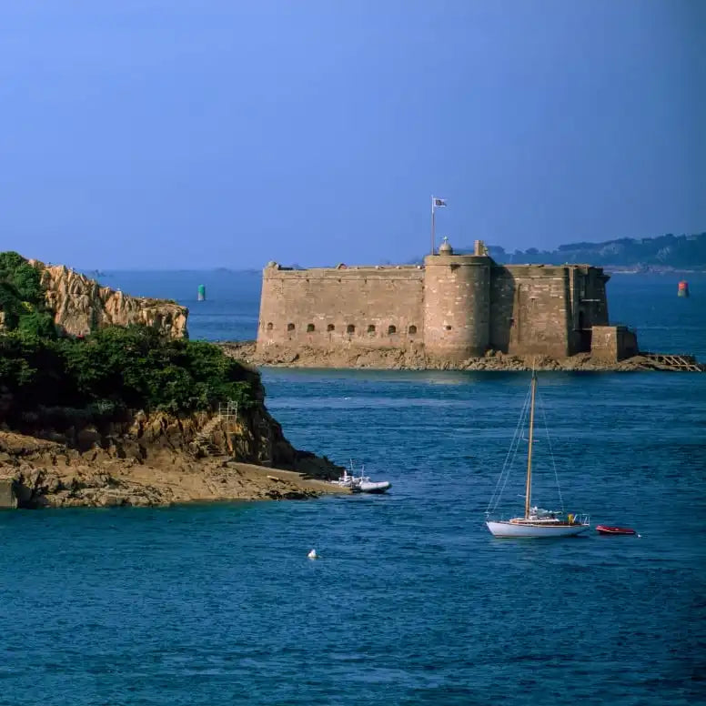 Frendorf | L'ile Louet Leuchtturm und Schloss von Taurus Wandkunst