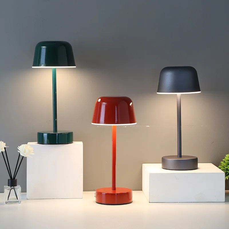 PRISMA PULSE FLARE – Dynamische LED Tischlampe