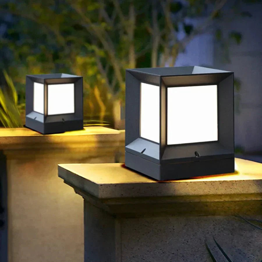 Frendorf | Lumipillar Außenlampe - beleuchten Sie Ihre Türen und Wege mit Liebe