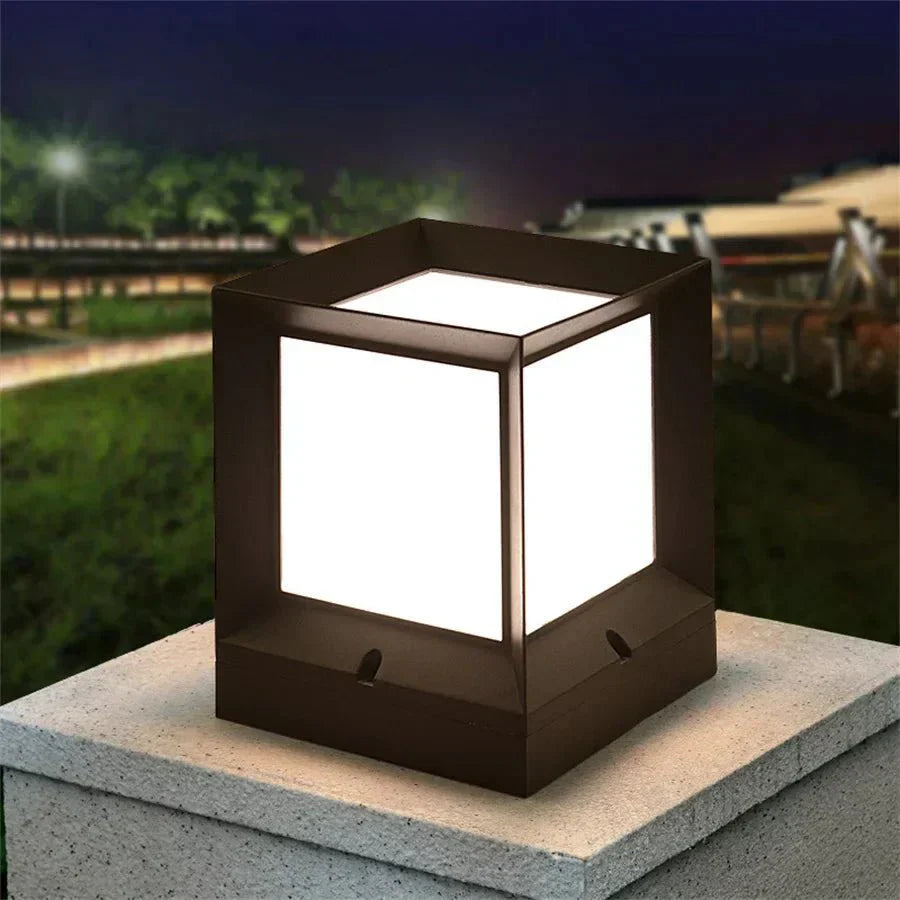 Frendorf | Lumipillar Außenlampe - beleuchten Sie Ihre Türen und Wege mit Liebe