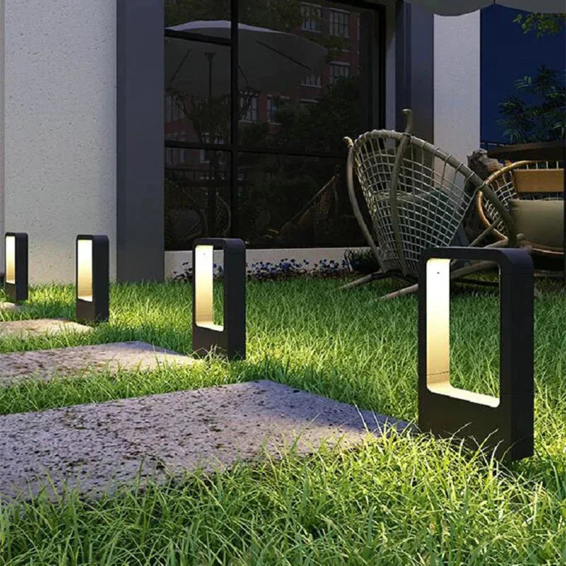 Frendorf | Elegante Aluminium Stehlampe für einen luxuriösen Glanz im Freien