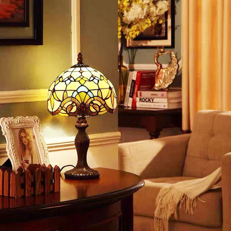 Frendorf | Licht der Liebe: die Tiffany Luxlight Schreibtischlampe für deinen Raum