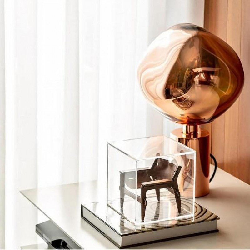 Frendorf | Meltique Moderne LED-Tischlampe | Elegantes Schmelzdesign | Stimmungslicht für Wohn- & Schlafzimmer | In Gold, Chrom & Rot erhältlich
