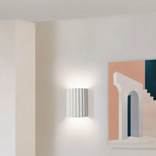 Minimalist Groove Wandleuchte | Harz, Auf- und Abwärts