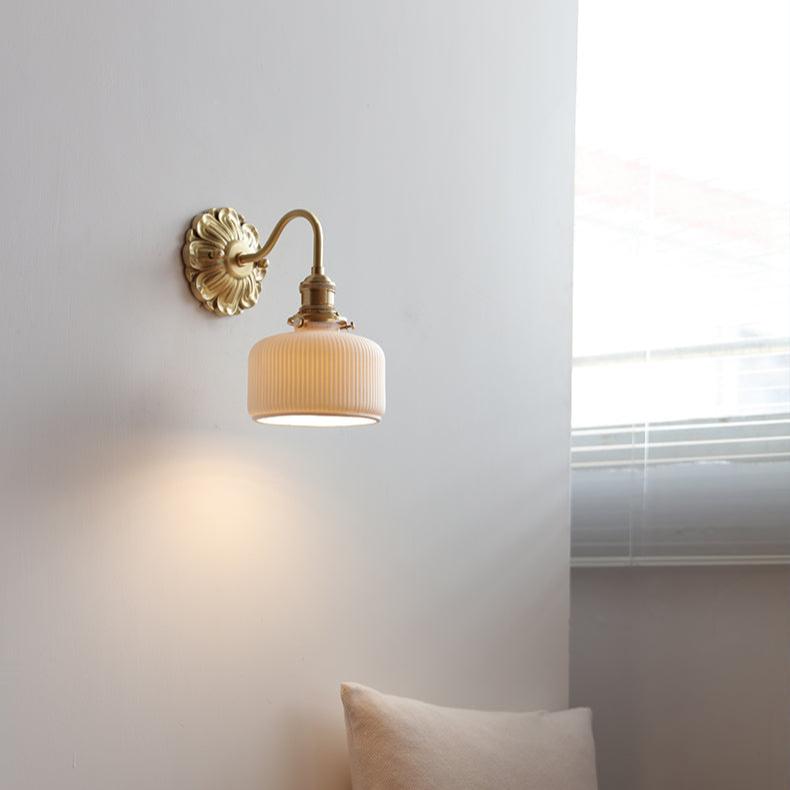Frendorf | Elegante Messing Wandlampe für einen traditionellen Flair