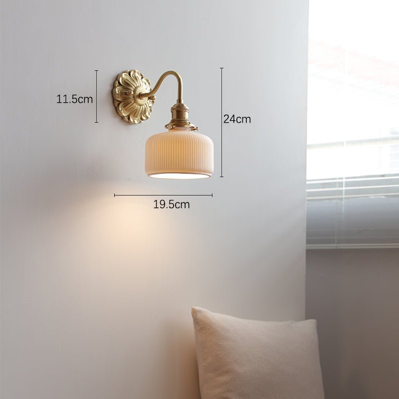 Frendorf | Elegante Messing Wandlampe für einen traditionellen Flair