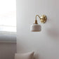 Frendorf | Elegante Messing Wandlampe für einen traditionellen Flair