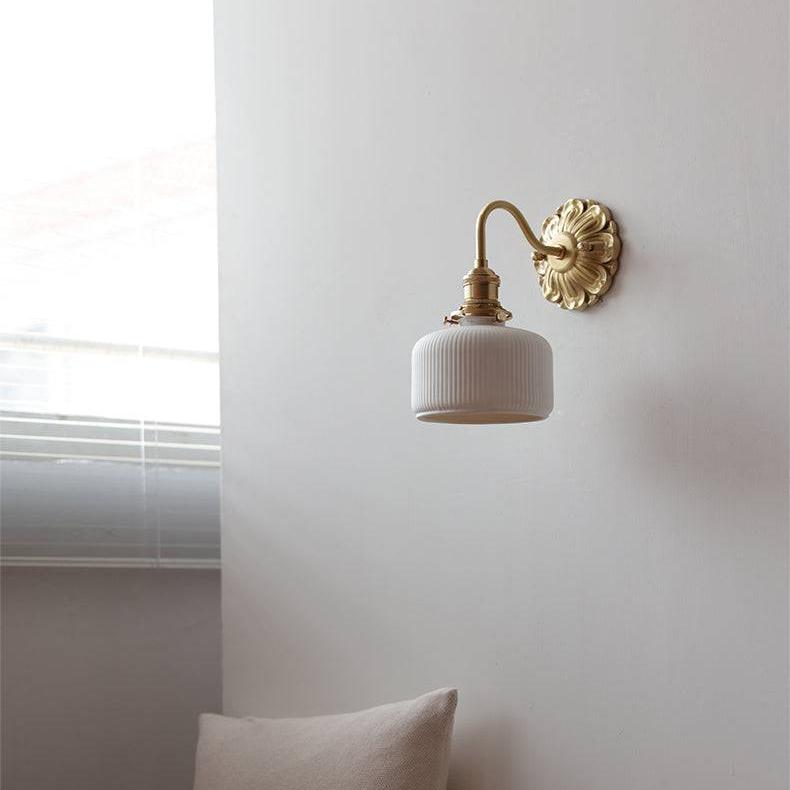 Frendorf | Elegante Messing Wandlampe für einen traditionellen Flair