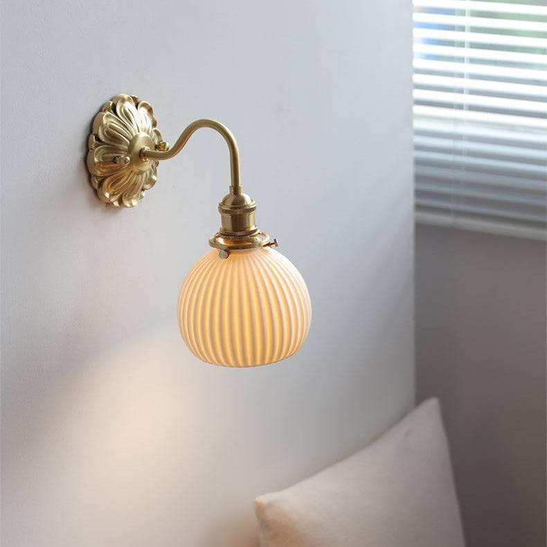 Frendorf | Elegante Messing Wandlampe für einen traditionellen Flair