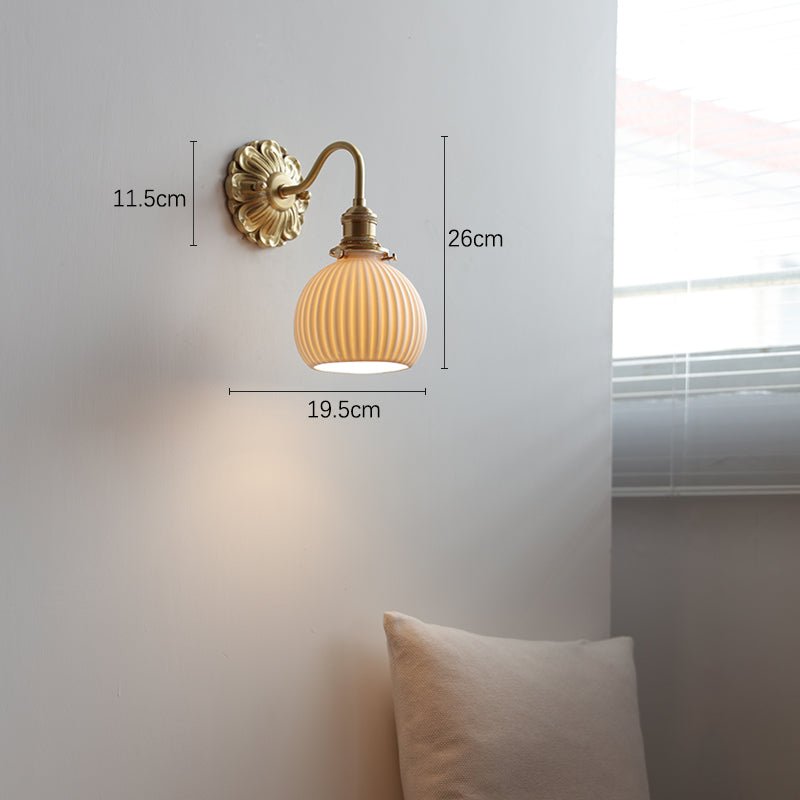 Frendorf | Elegante Messing Wandlampe für einen traditionellen Flair