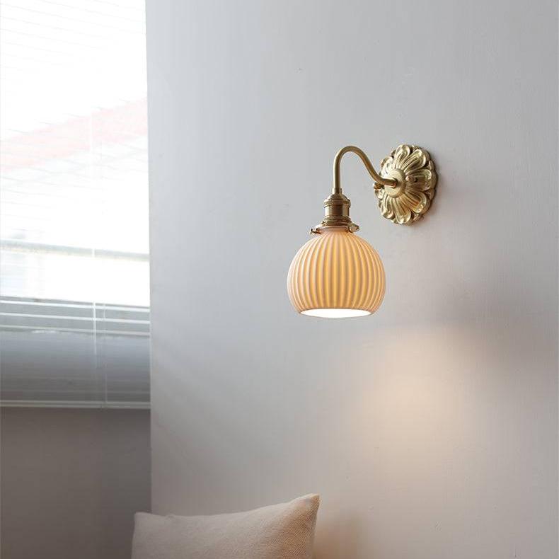 Frendorf | Elegante Messing Wandlampe für einen traditionellen Flair