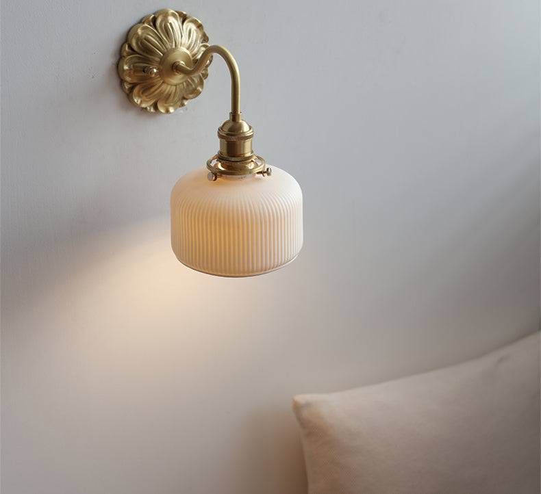 Frendorf | Elegante Messing Wandlampe für einen traditionellen Flair