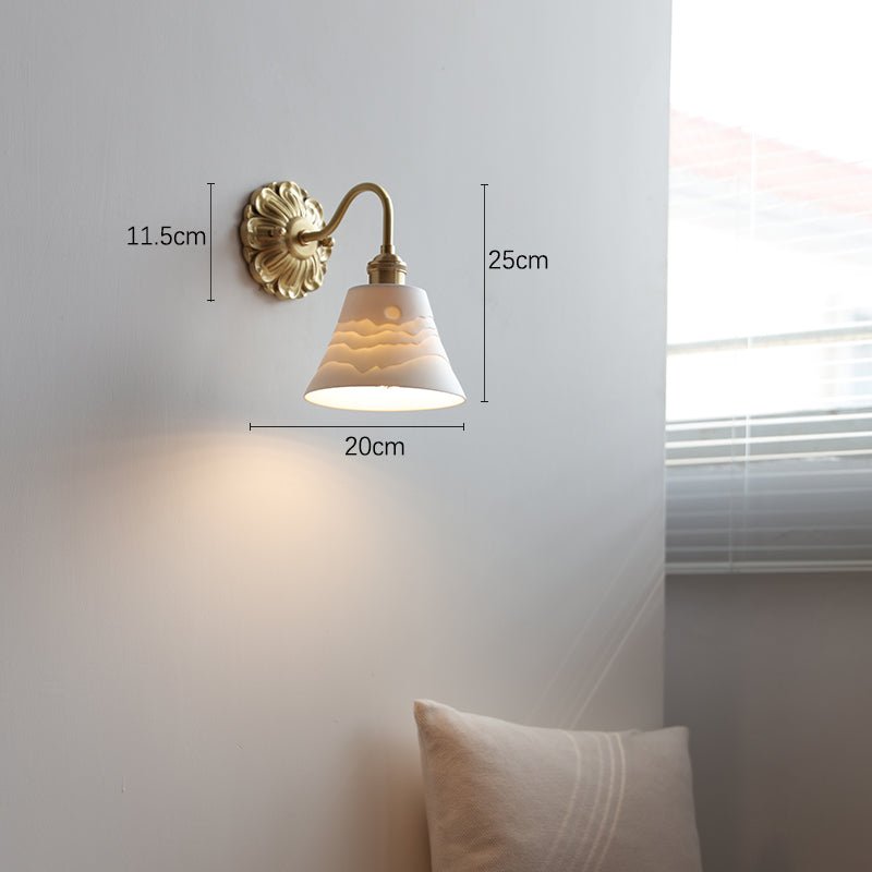 Frendorf | Elegante Messing Wandlampe für einen traditionellen Flair